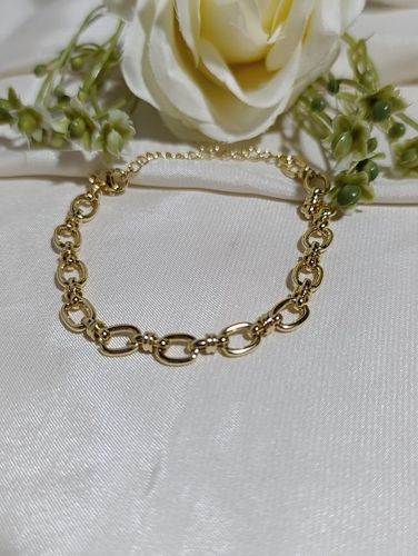 Pulseira dourada elos espaçado