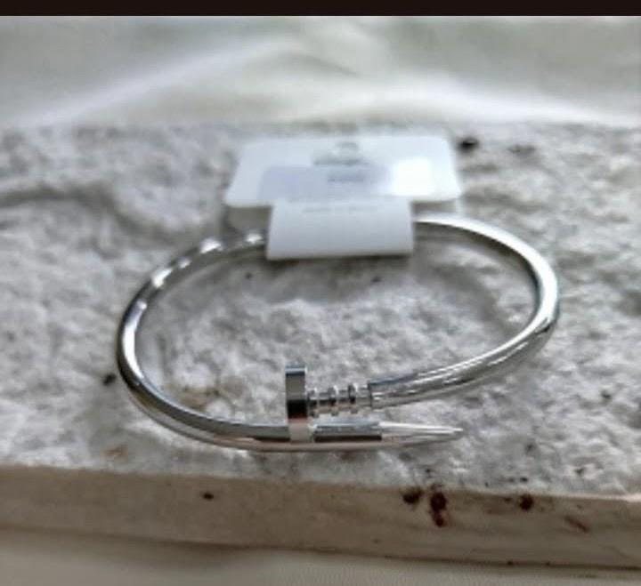 Pulseira bracelete aço prateado prego